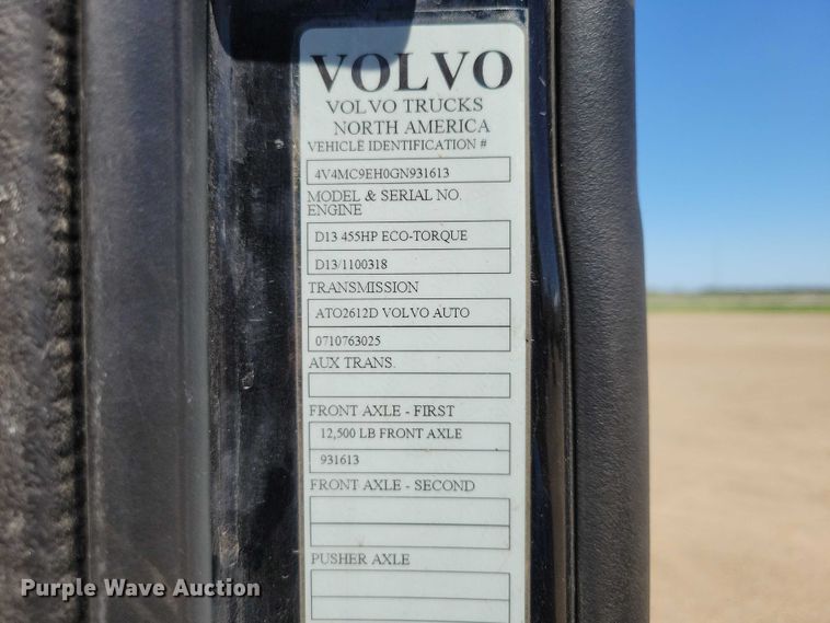 image for item DZ7140 2016 Volvo VNM semi truck