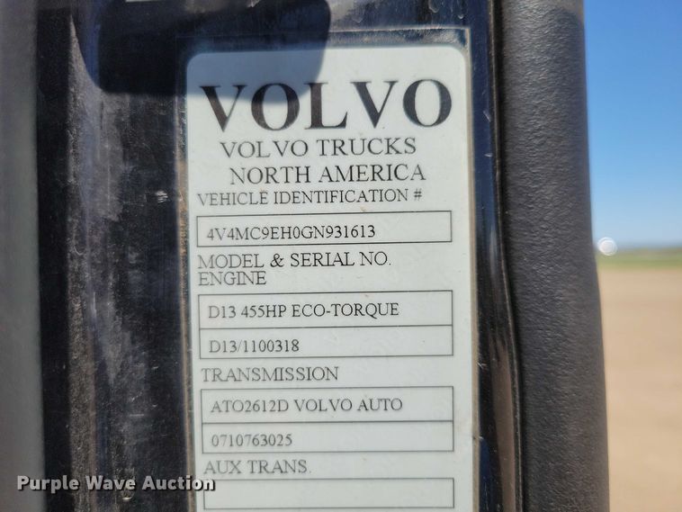 image for item DZ7140 2016 Volvo VNM semi truck