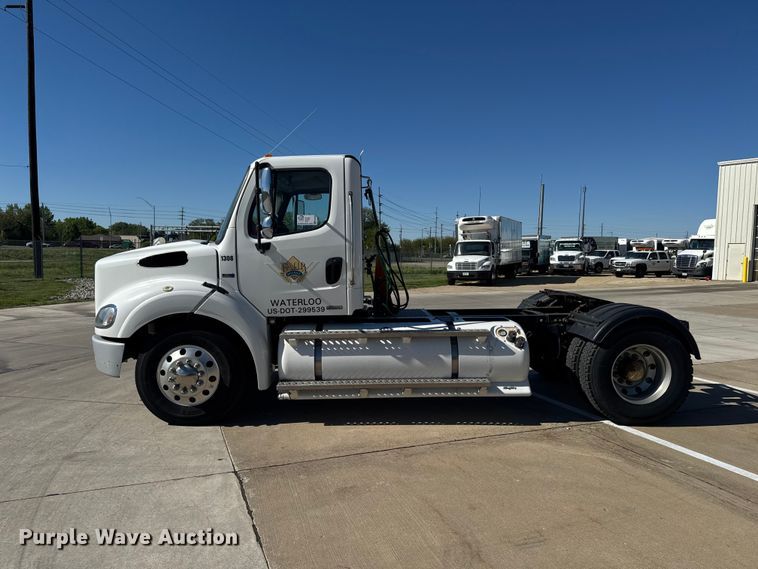 image for item EA2356 2014 Freightliner Business Class M2 semi truck
