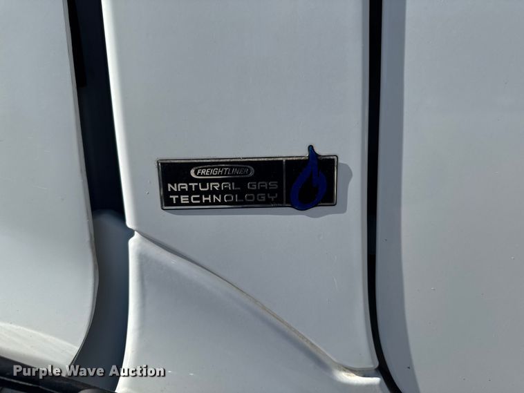 image for item EA2356 2014 Freightliner Business Class M2 semi truck