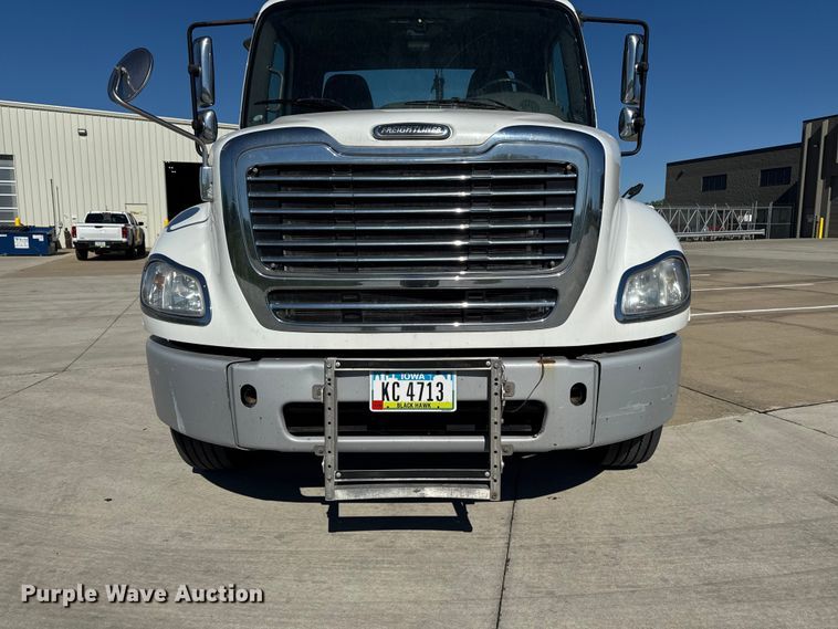 image for item EA2356 2014 Freightliner Business Class M2 semi truck