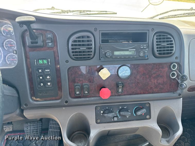 image for item EA2356 2014 Freightliner Business Class M2 semi truck