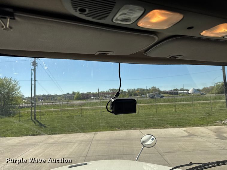 image for item EA2356 2014 Freightliner Business Class M2 semi truck