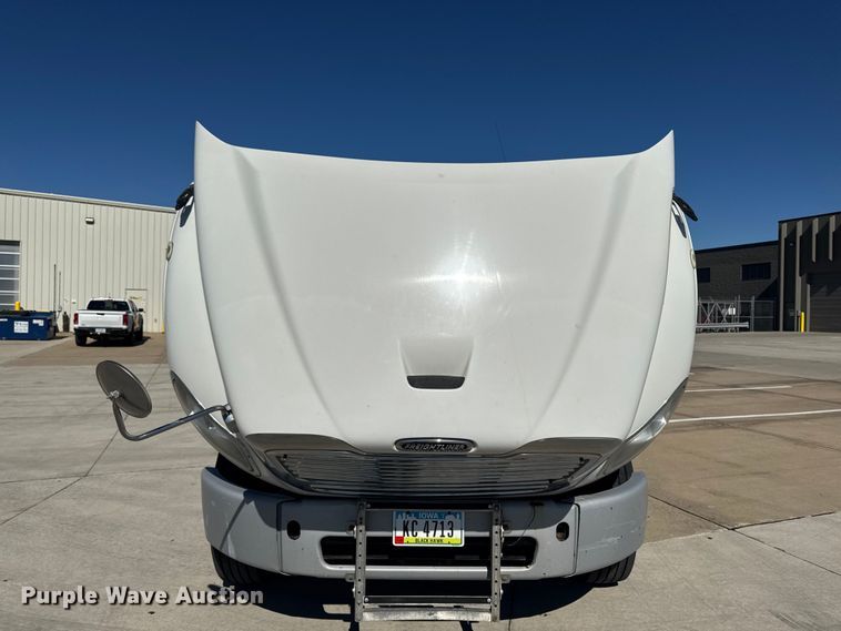 image for item EA2356 2014 Freightliner Business Class M2 semi truck