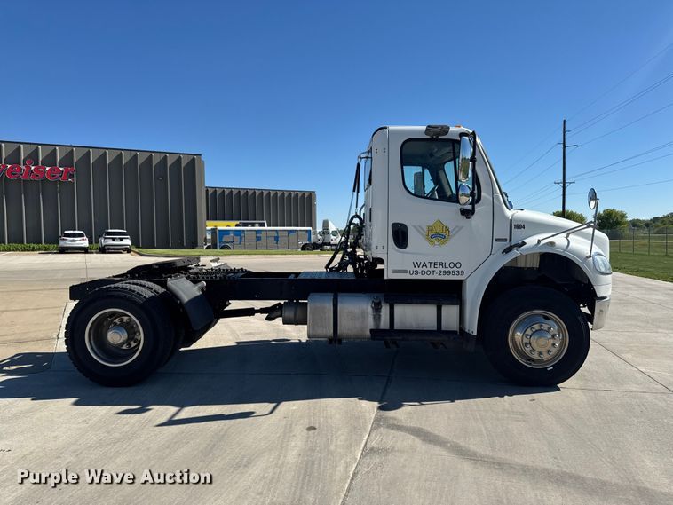 image for item EA2357 2007 Freightliner Business Class M2 semi truck