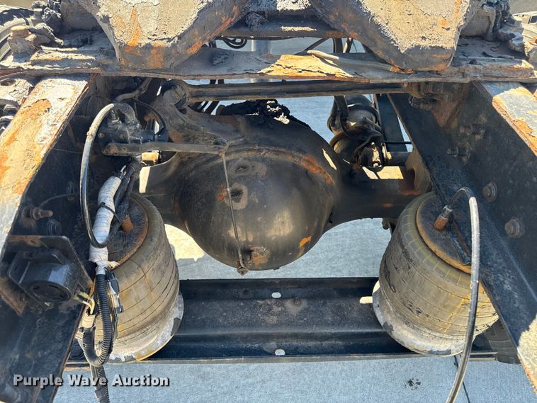 image for item EA2357 2007 Freightliner Business Class M2 semi truck