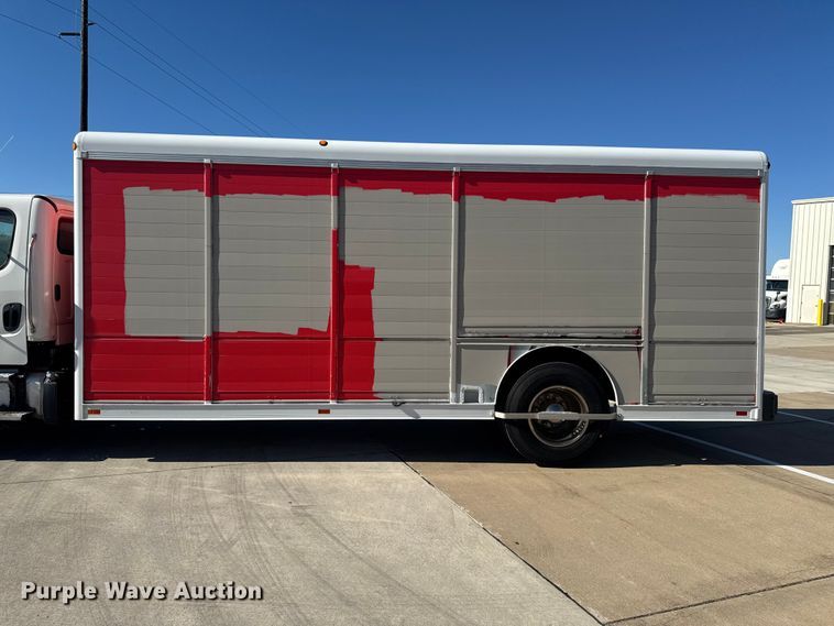 image for item EA2358 2013 Freightliner Business Class M2 delivery truck