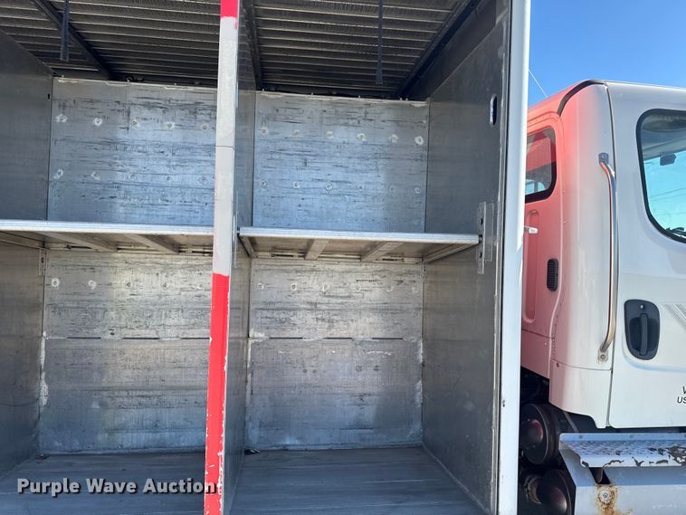 image for item EA2358 2013 Freightliner Business Class M2 delivery truck
