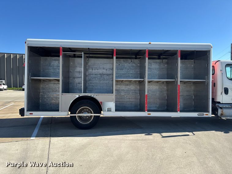 image for item EA2358 2013 Freightliner Business Class M2 delivery truck