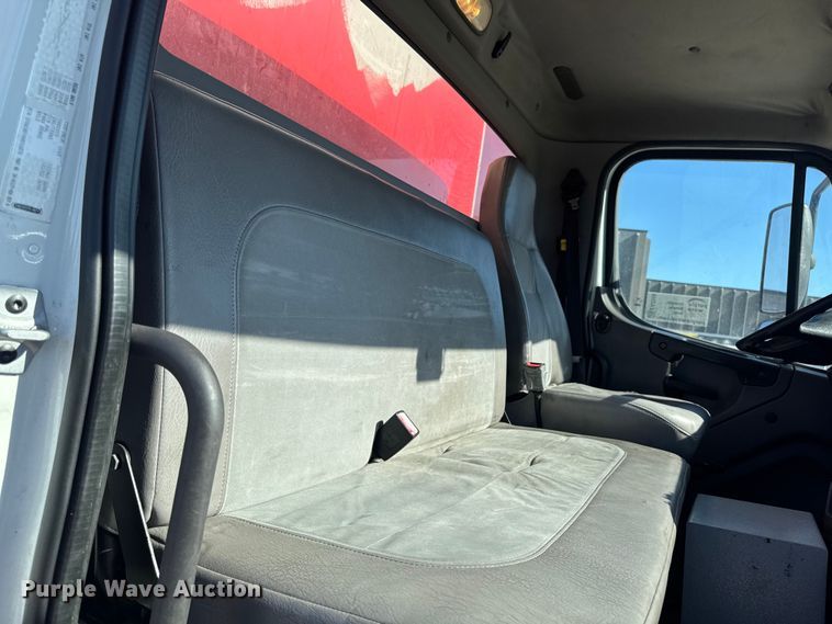 image for item EA2358 2013 Freightliner Business Class M2 delivery truck