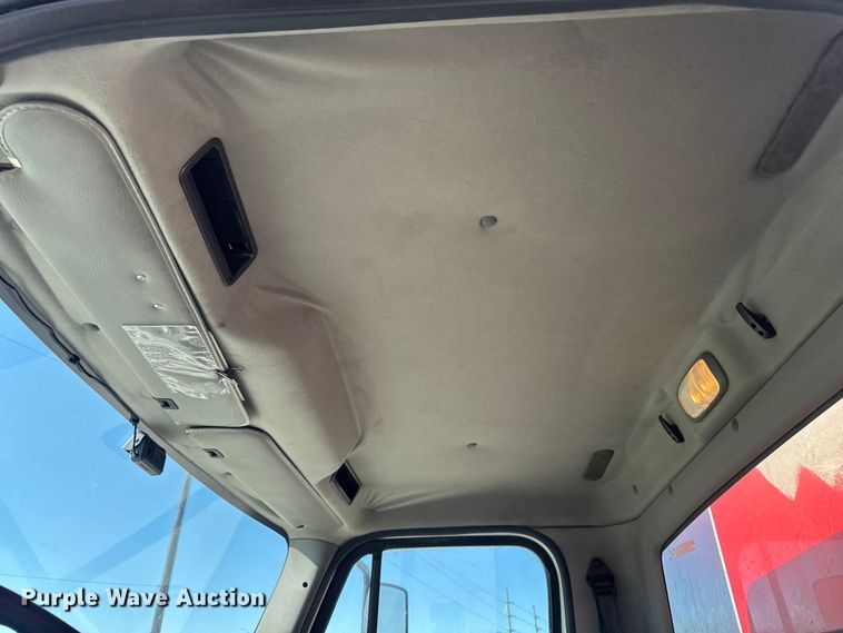 image for item EA2358 2013 Freightliner Business Class M2 delivery truck