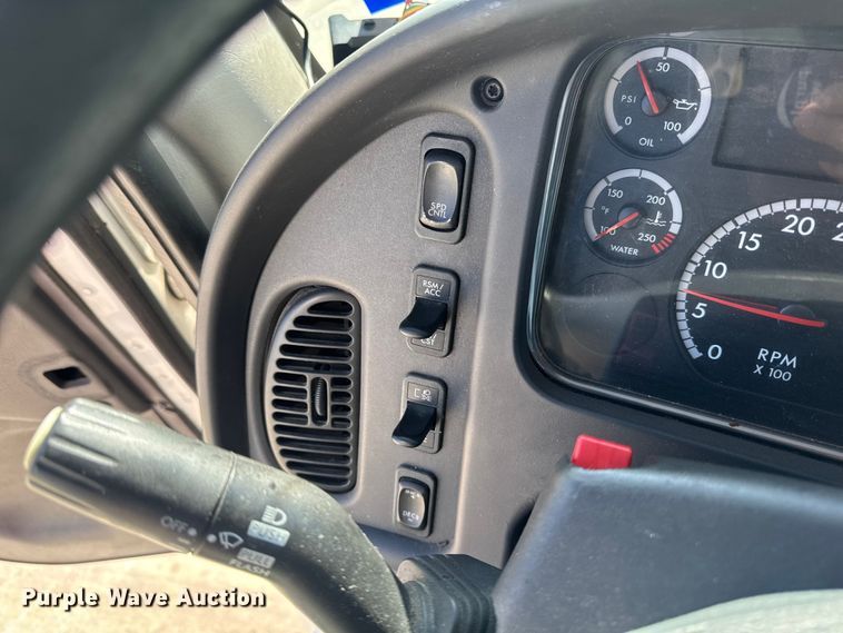 image for item EA2358 2013 Freightliner Business Class M2 delivery truck
