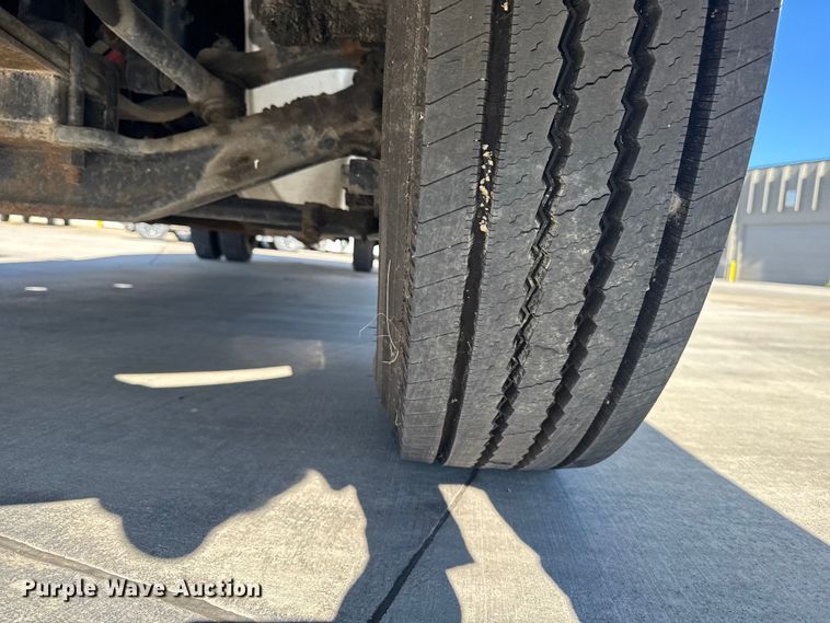image for item EA2358 2013 Freightliner Business Class M2 delivery truck