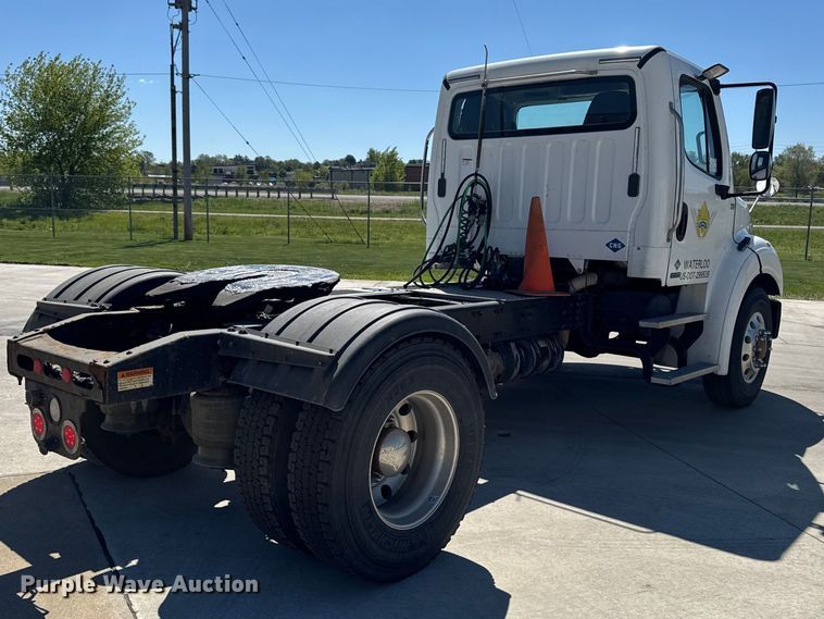 image for item EA2359 2014 Freightliner M2 Business Class semi truck