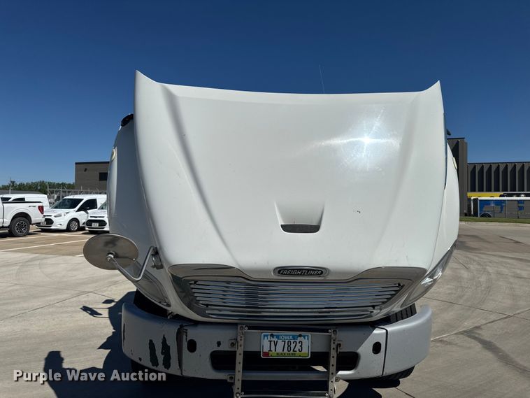 image for item EA2359 2014 Freightliner M2 Business Class semi truck