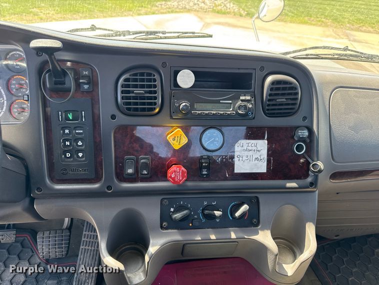image for item EA2359 2014 Freightliner M2 Business Class semi truck
