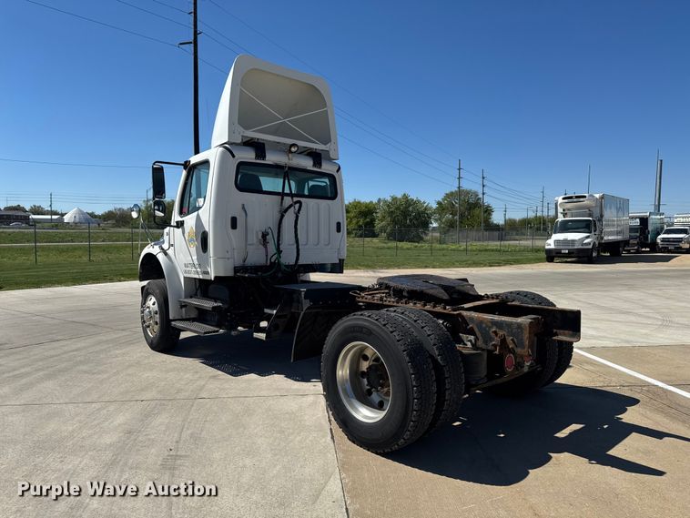 image for item EA2362 2006 Freightliner Business Class M2 semi truck