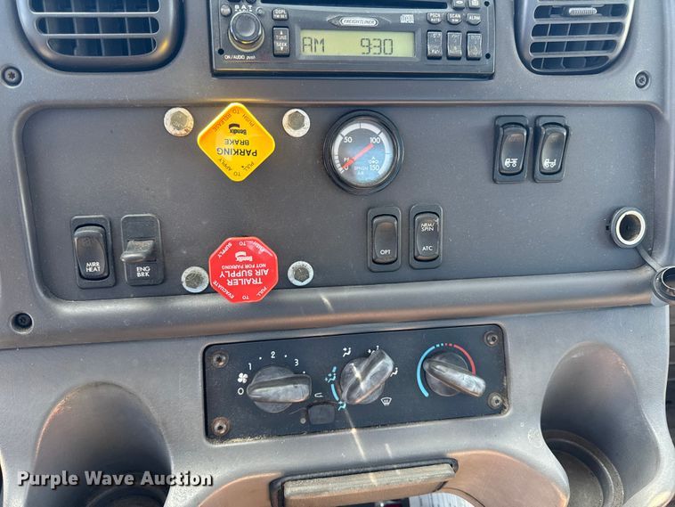image for item EA2362 2006 Freightliner Business Class M2 semi truck
