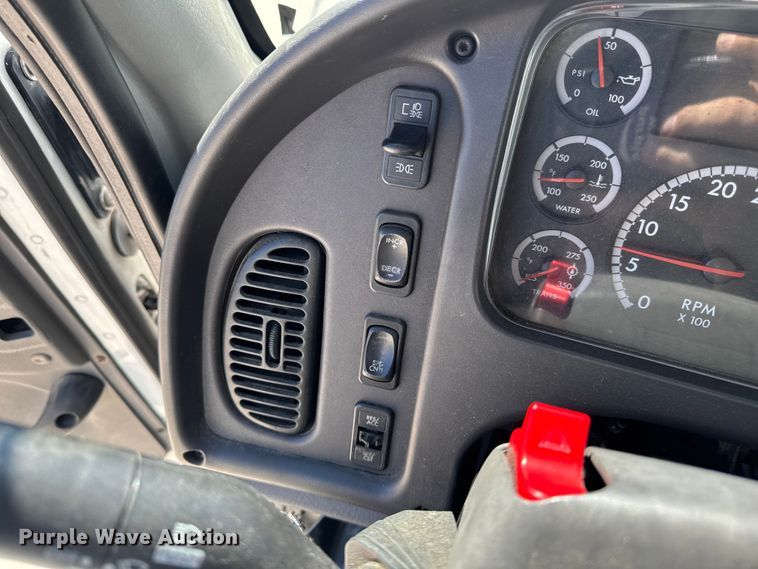 image for item EA2362 2006 Freightliner Business Class M2 semi truck