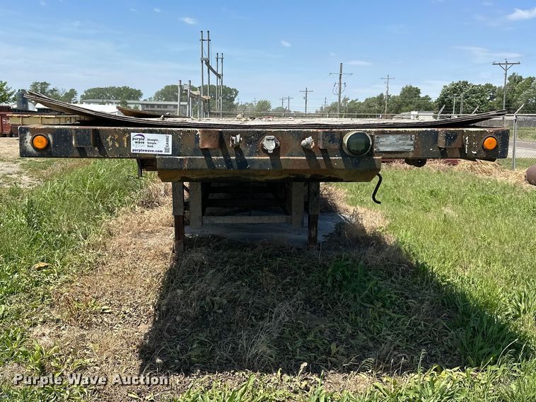 image for item EA4882 1995 Talbert TSDW-14140K-FG-T1 drop deck equipment trailer