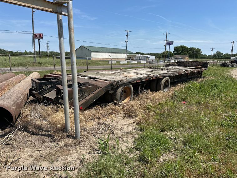 image for item EA4882 1995 Talbert TSDW-14140K-FG-T1 drop deck equipment trailer