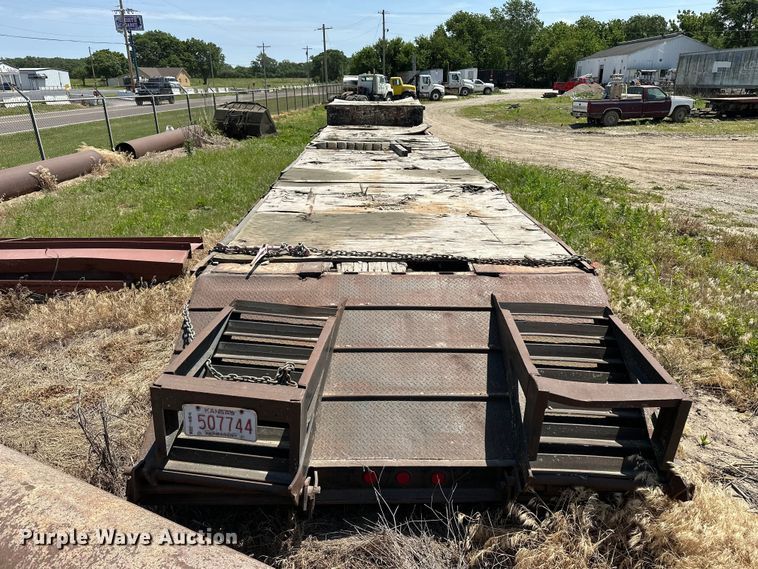 image for item EA4882 1995 Talbert TSDW-14140K-FG-T1 drop deck equipment trailer