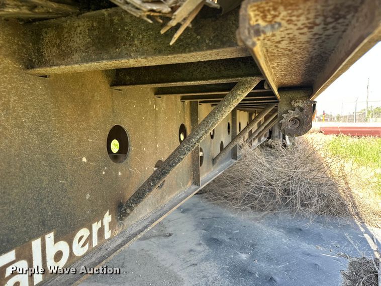 image for item EA4882 1995 Talbert TSDW-14140K-FG-T1 drop deck equipment trailer