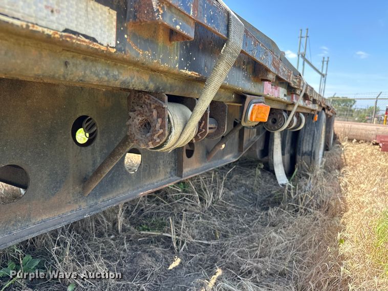 image for item EA4882 1995 Talbert TSDW-14140K-FG-T1 drop deck equipment trailer