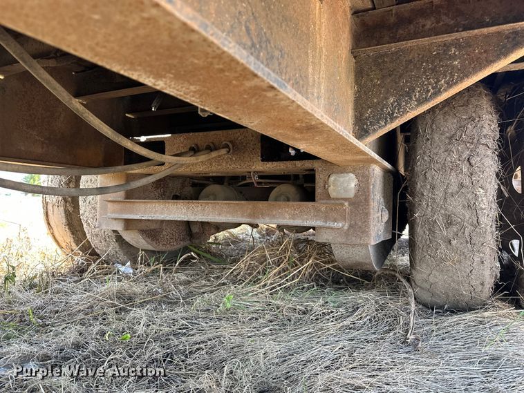 image for item EA4882 1995 Talbert TSDW-14140K-FG-T1 drop deck equipment trailer