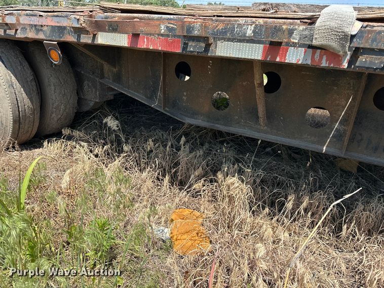 image for item EA4882 1995 Talbert TSDW-14140K-FG-T1 drop deck equipment trailer