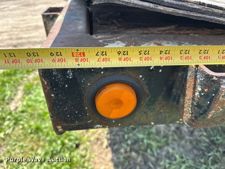 image for item EA4882 1995 Talbert TSDW-14140K-FG-T1 drop deck equipment trailer