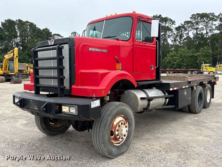 image for item EA7282 1987 Western Star 4800 flatbed truck