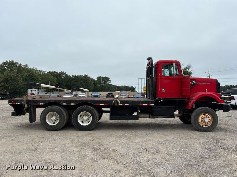 image for item EA7282 1987 Western Star 4800 flatbed truck