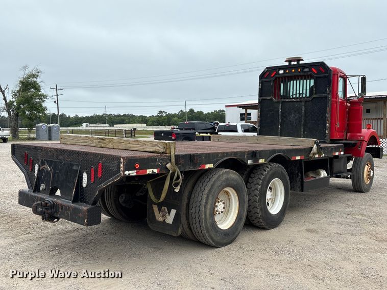 image for item EA7282 1987 Western Star 4800 flatbed truck