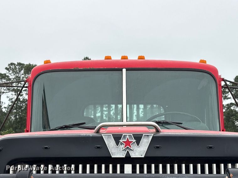 image for item EA7282 1987 Western Star 4800 flatbed truck