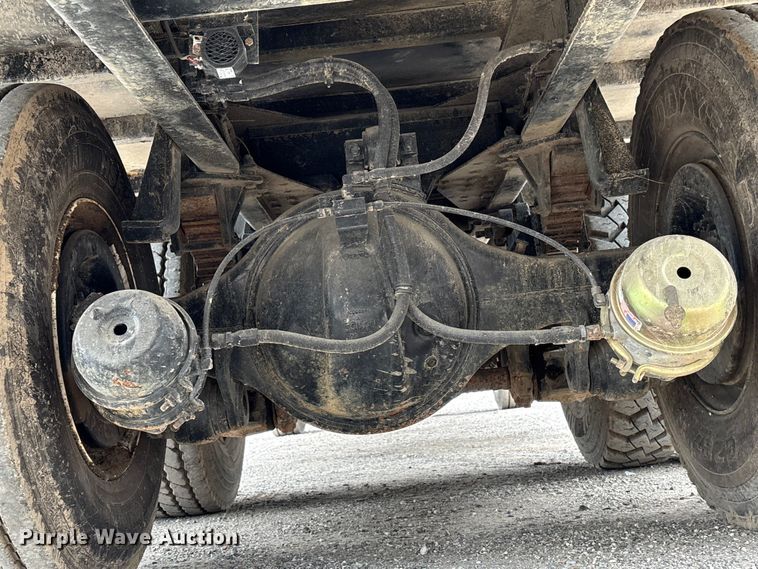 image for item EA7282 1987 Western Star 4800 flatbed truck