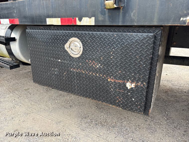 image for item EA7282 1987 Western Star 4800 flatbed truck