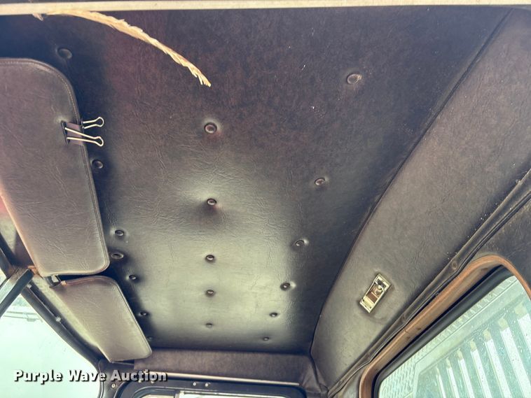 image for item EA7282 1987 Western Star 4800 flatbed truck