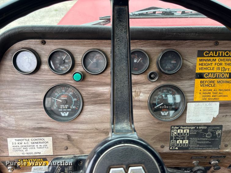 image for item EA7282 1987 Western Star 4800 flatbed truck