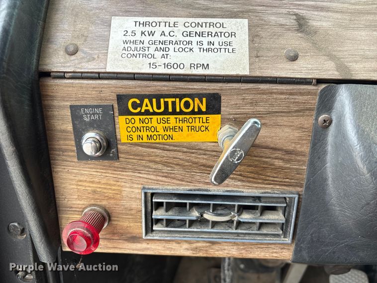image for item EA7282 1987 Western Star 4800 flatbed truck