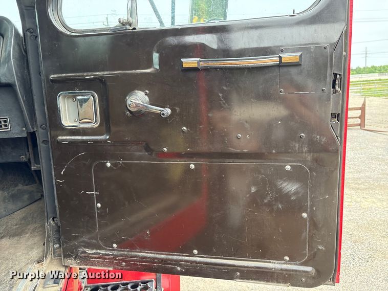 image for item EA7282 1987 Western Star 4800 flatbed truck