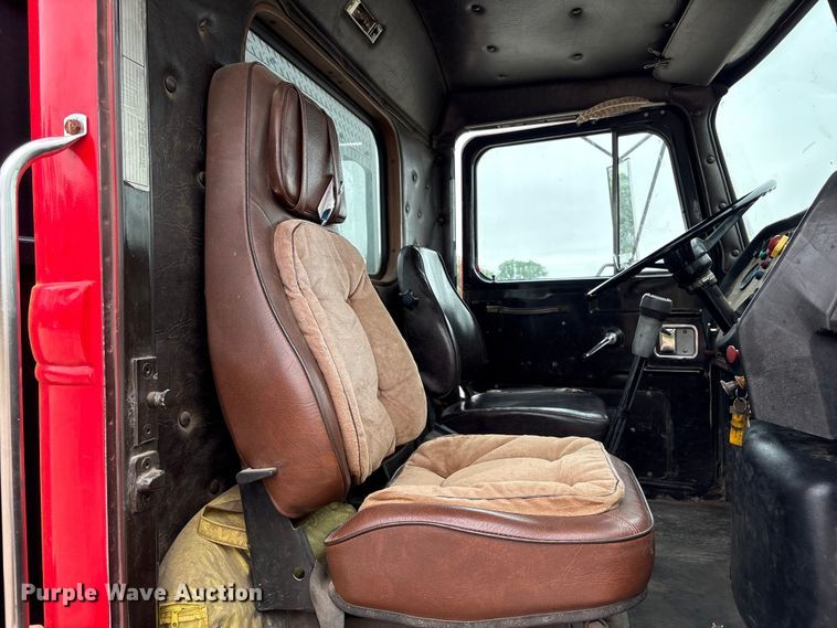 image for item EA7282 1987 Western Star 4800 flatbed truck
