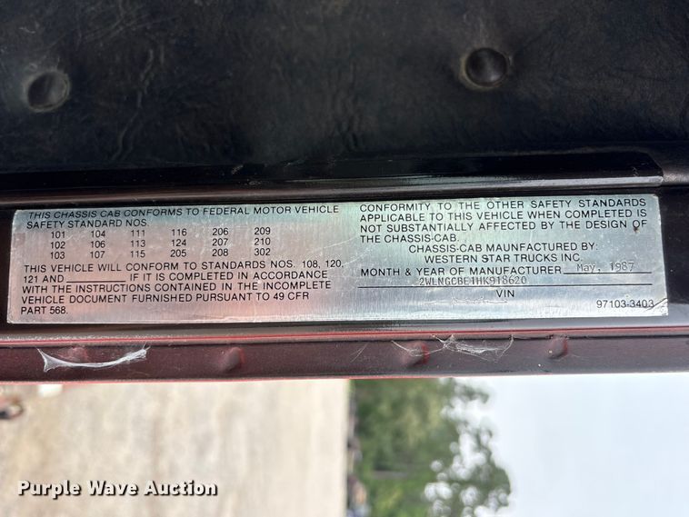 image for item EA7282 1987 Western Star 4800 flatbed truck