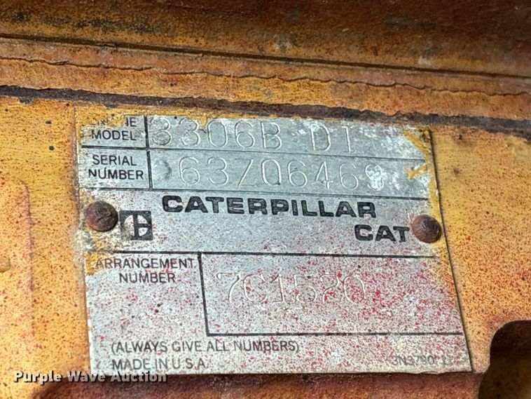 image for item EA7282 1987 Western Star 4800 flatbed truck