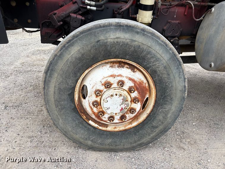 image for item EA7282 1987 Western Star 4800 flatbed truck