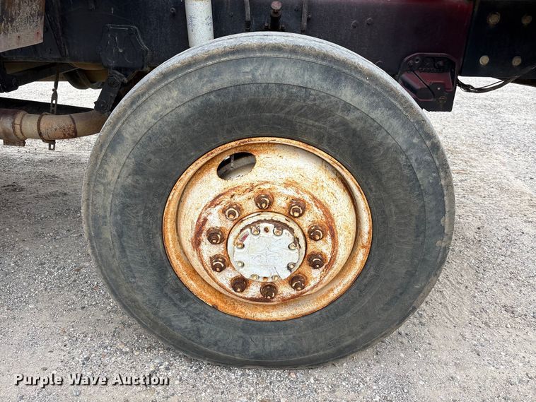 image for item EA7282 1987 Western Star 4800 flatbed truck
