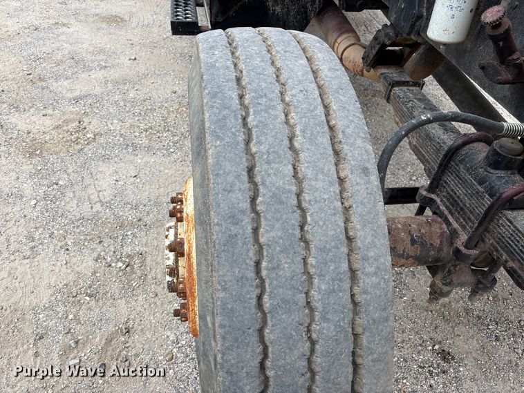 image for item EA7282 1987 Western Star 4800 flatbed truck