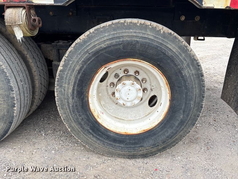 image for item EA7282 1987 Western Star 4800 flatbed truck