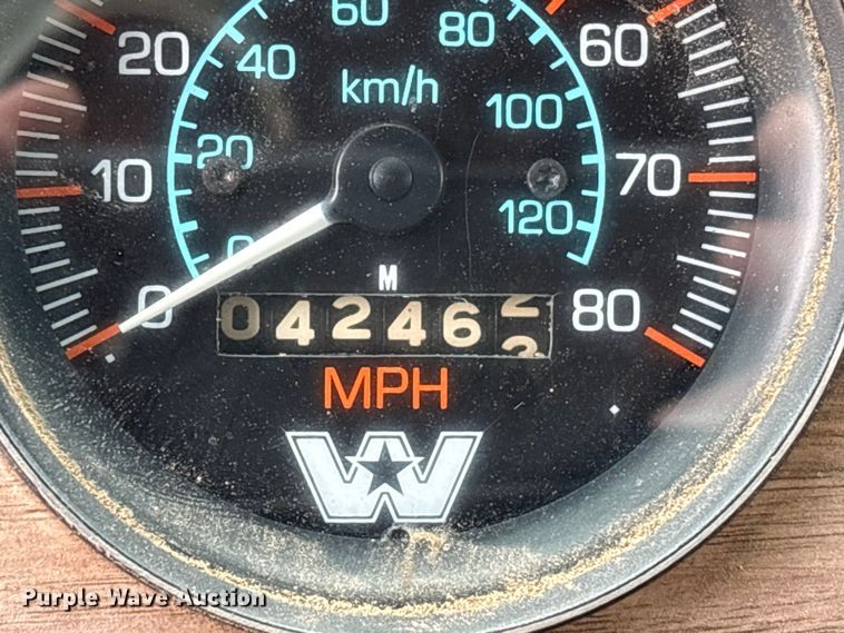 image for item EA7282 1987 Western Star 4800 flatbed truck