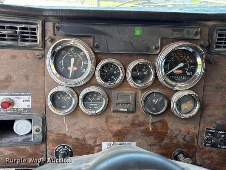 image for item EC4580 2000 Peterbilt 377 semi truck